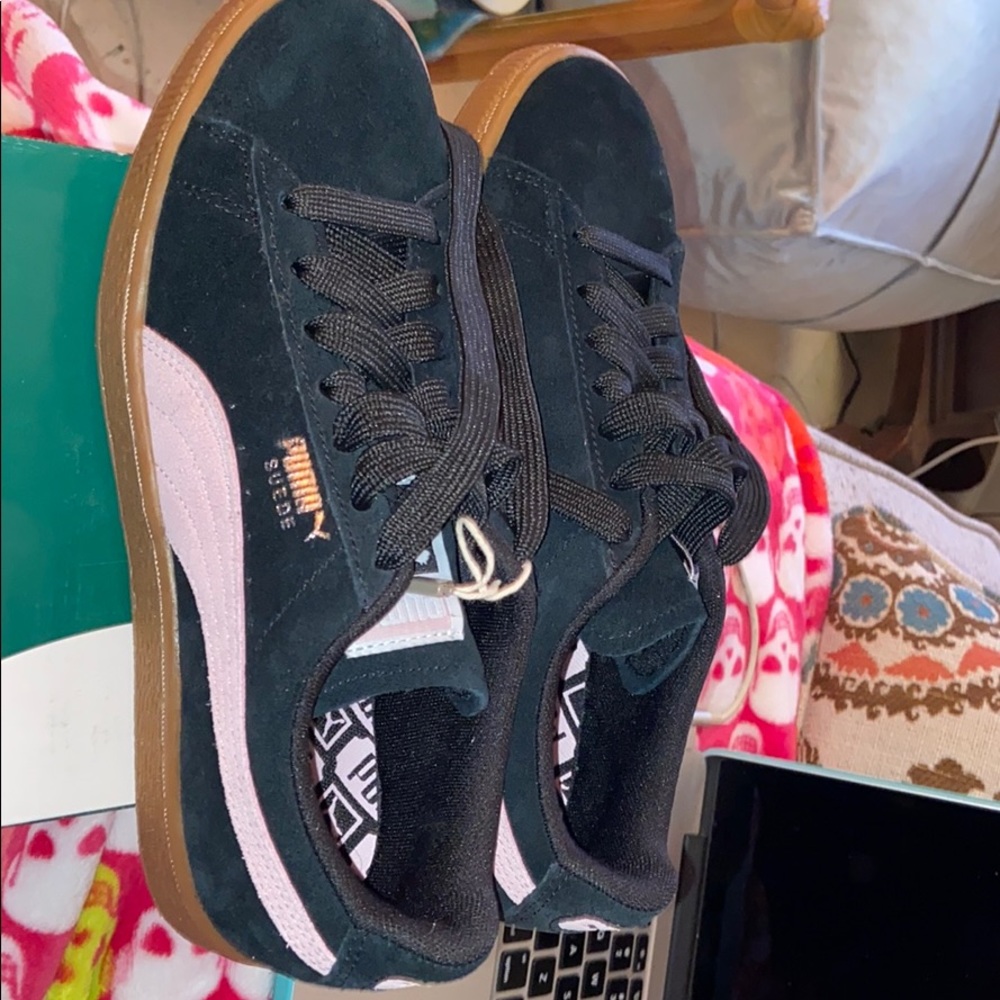 Puma Sneakers - Picture 2 of 5